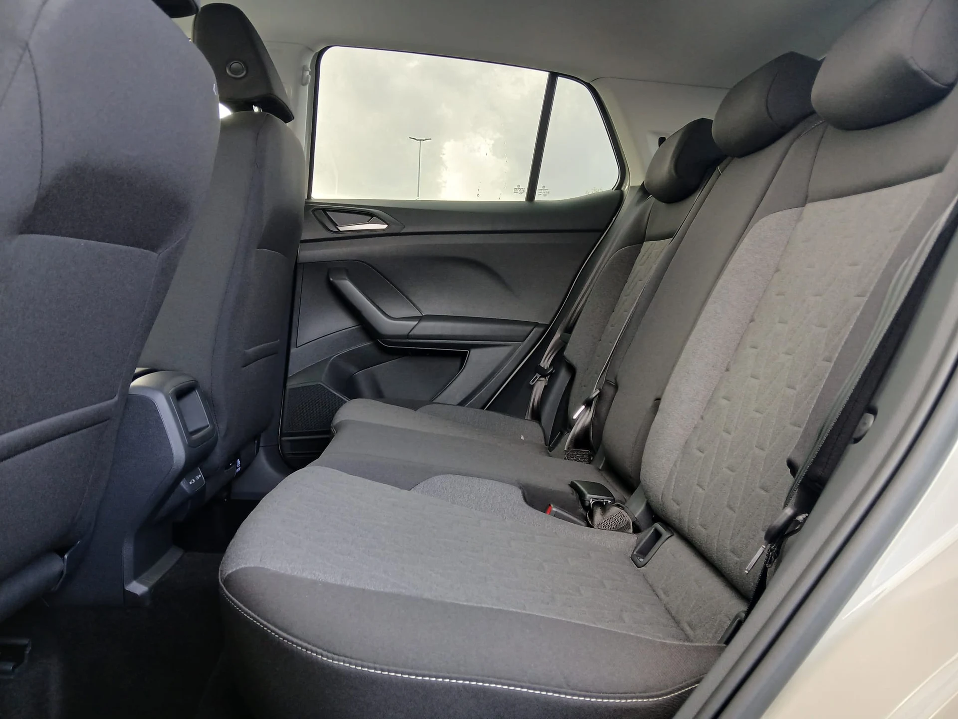 Volkswagen T-Cross 1.0 TSI Life Plus DSG — zdjęcie 7