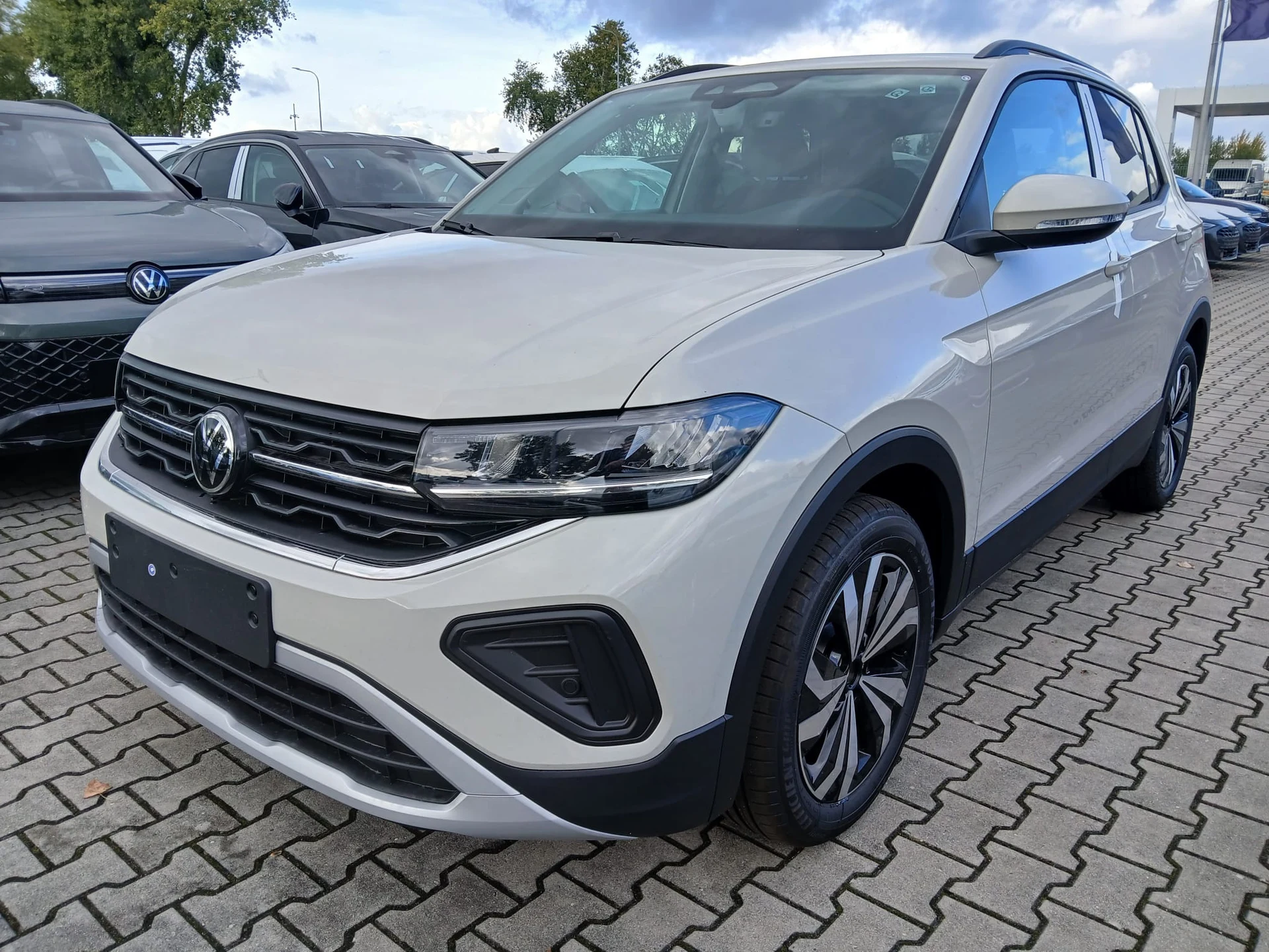 Volkswagen T-Cross 1.0 TSI Life Plus DSG — zdjęcie 2