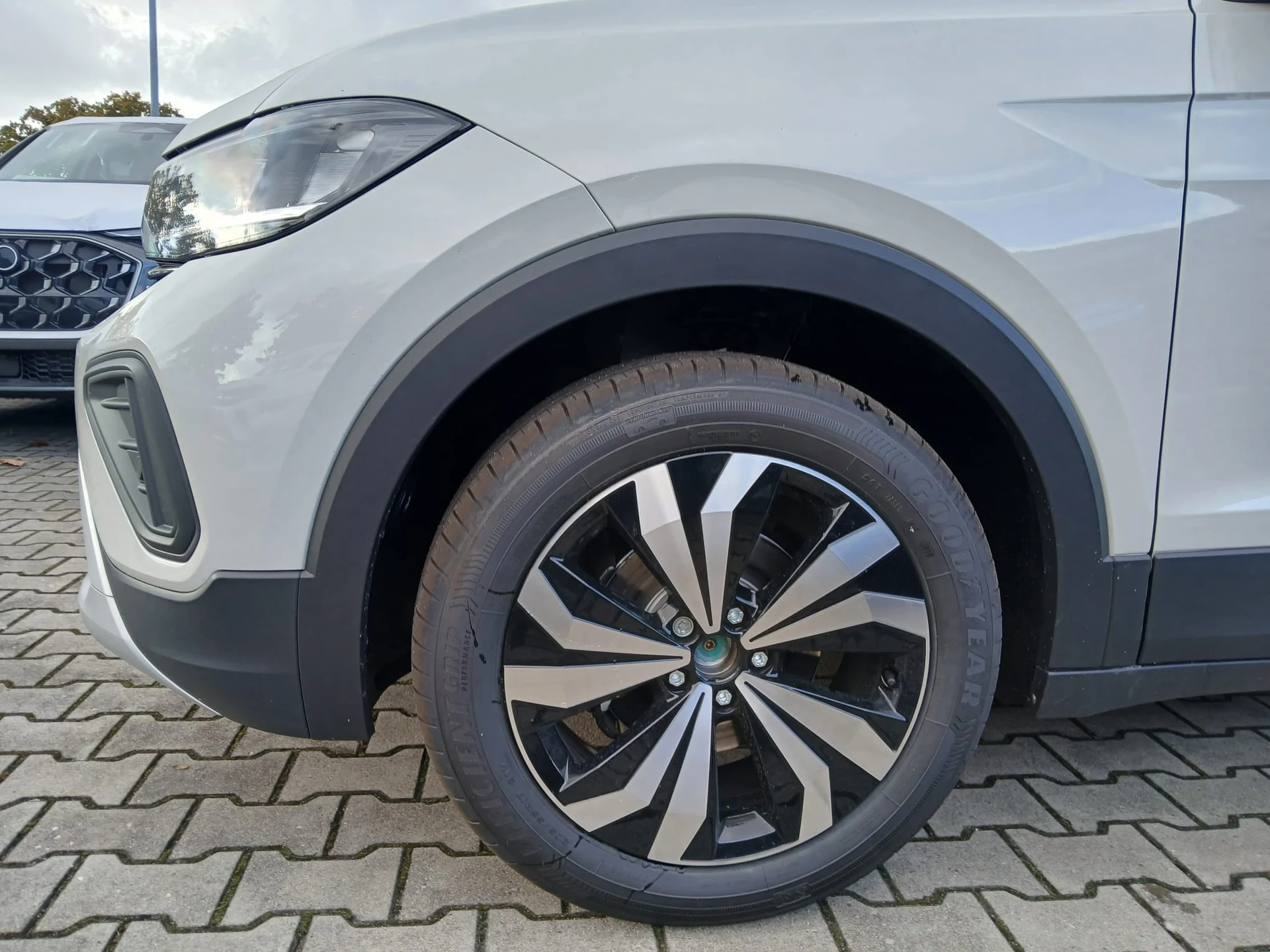 Volkswagen T-Cross 1.0 TSI Life Plus DSG — zdjęcie 12