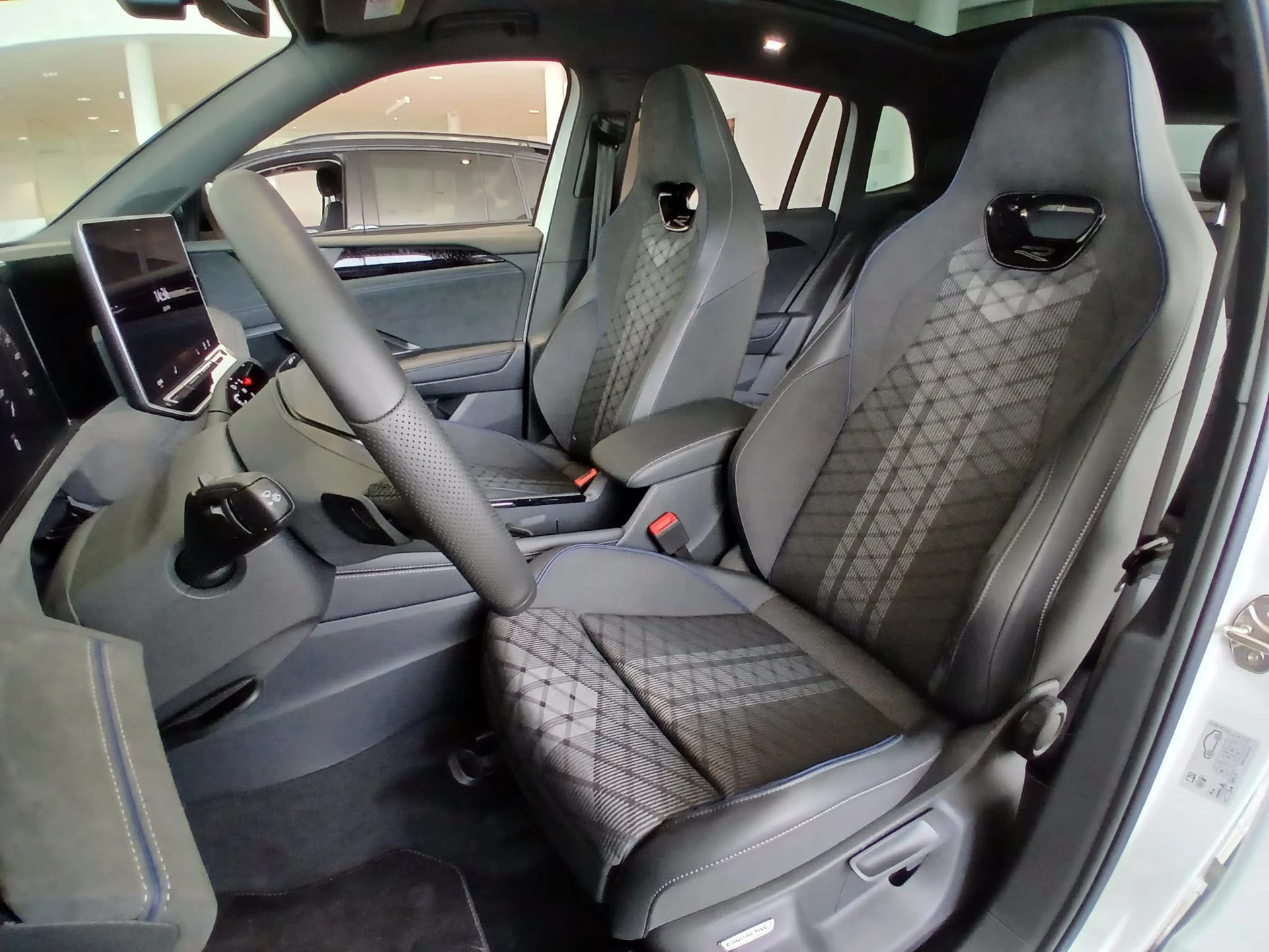 Volkswagen Tiguan 2.0 TDI 4Mot R-Line Plus DSG III (2024-) — zdjęcie 12
