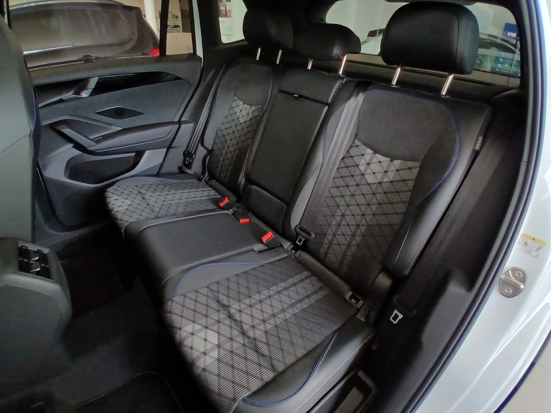 Volkswagen Tiguan 2.0 TDI 4Mot R-Line Plus DSG III (2024-) — zdjęcie 10