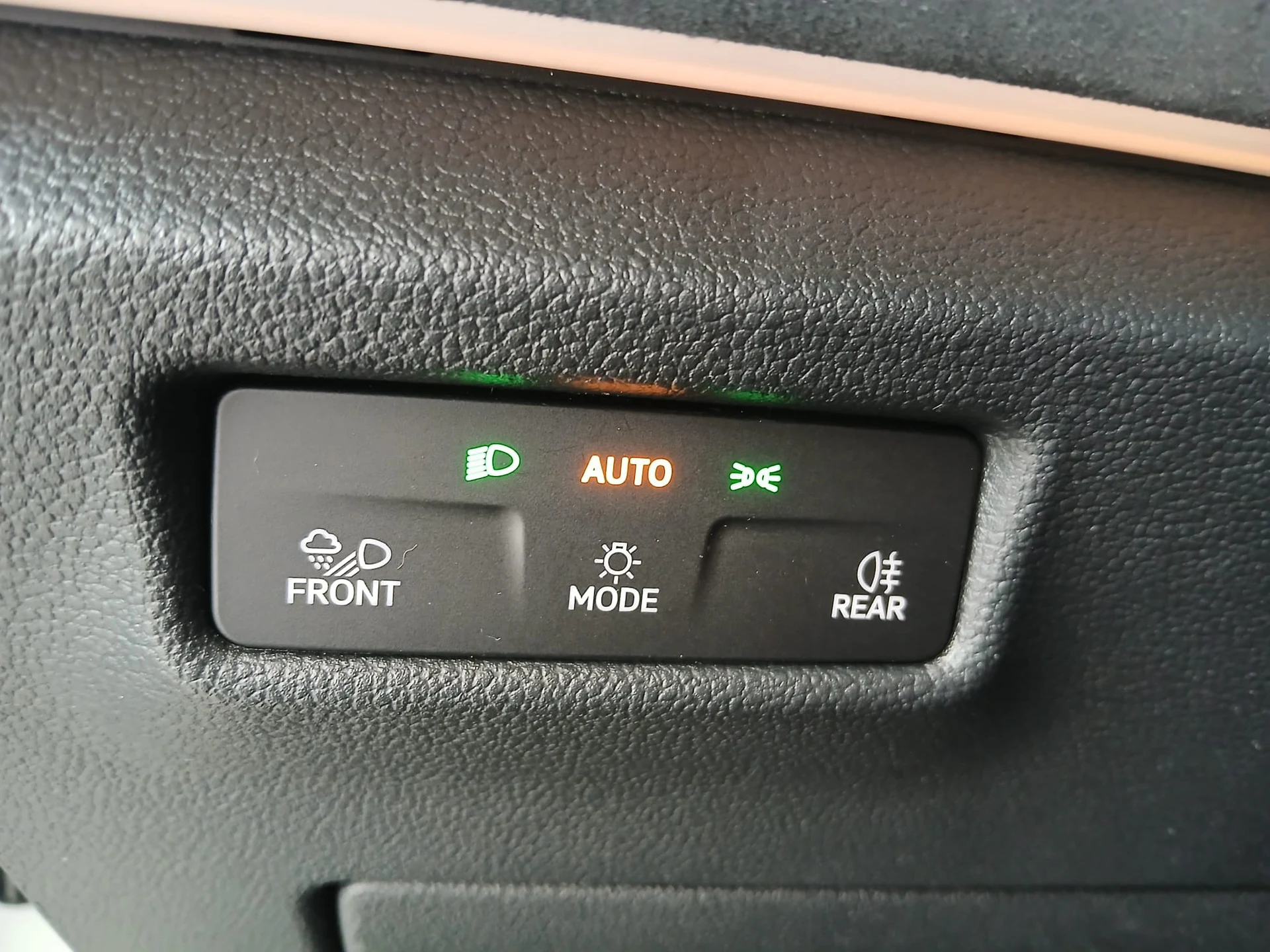 Volkswagen Tiguan 2.0 TDI 4Mot R-Line Plus DSG III (2024-) — zdjęcie 23