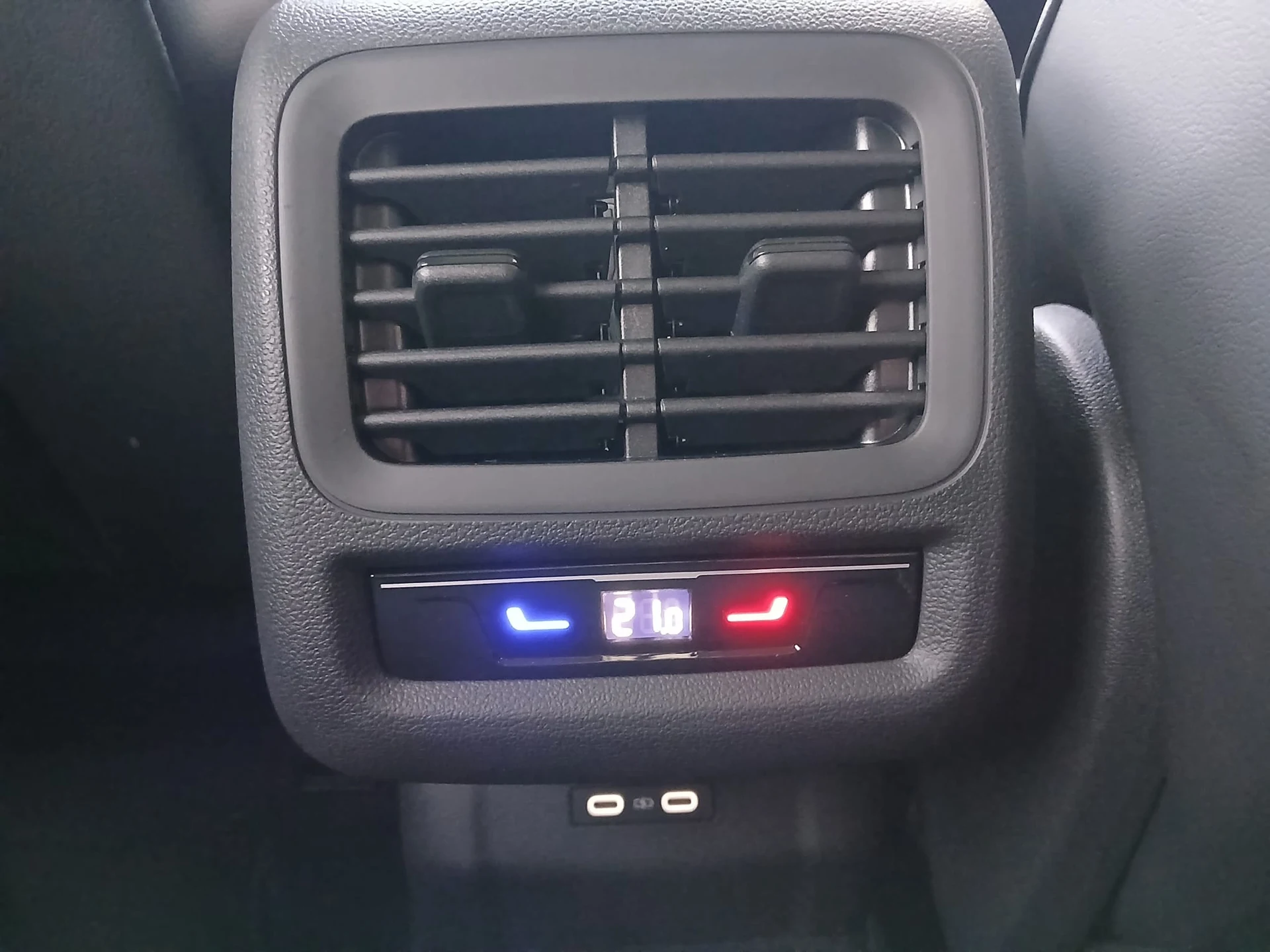 Volkswagen T-Roc 1.5 eTSI Style DSG II (2025-) — zdjęcie 9