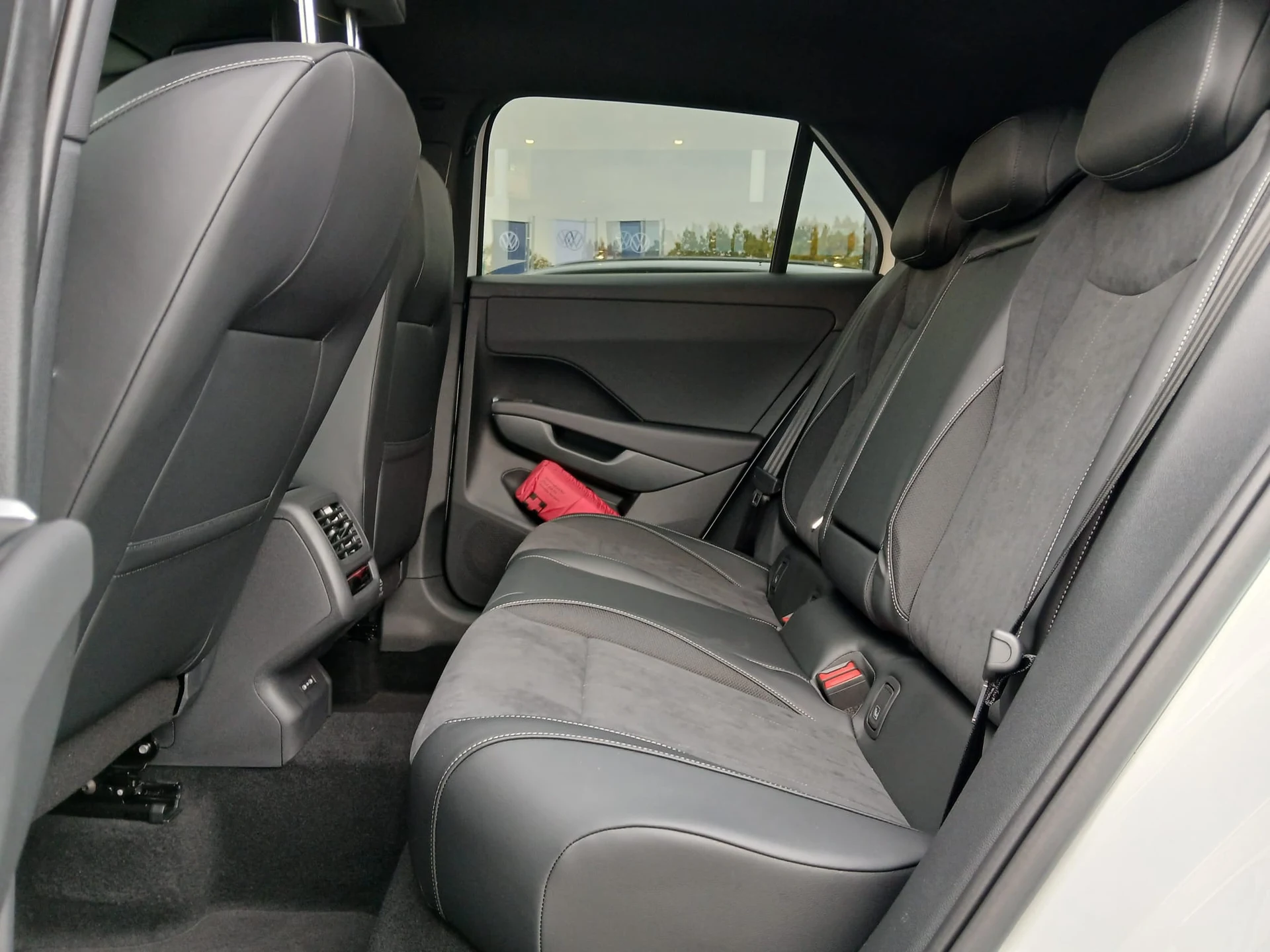 Volkswagen T-Roc 1.5 eTSI Style DSG II (2025-) — zdjęcie 8