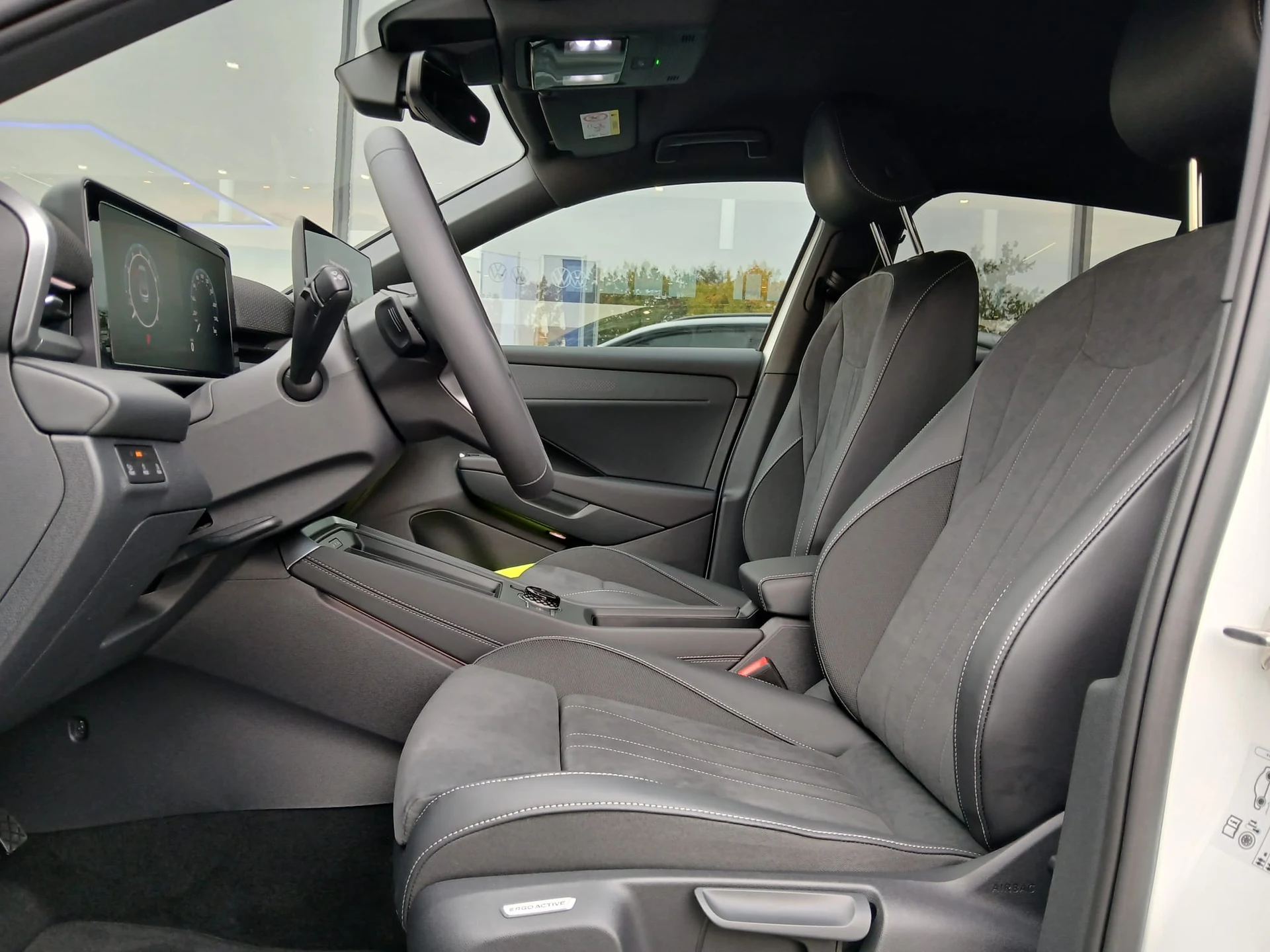 Volkswagen T-Roc 1.5 eTSI Style DSG II (2025-) — zdjęcie 9