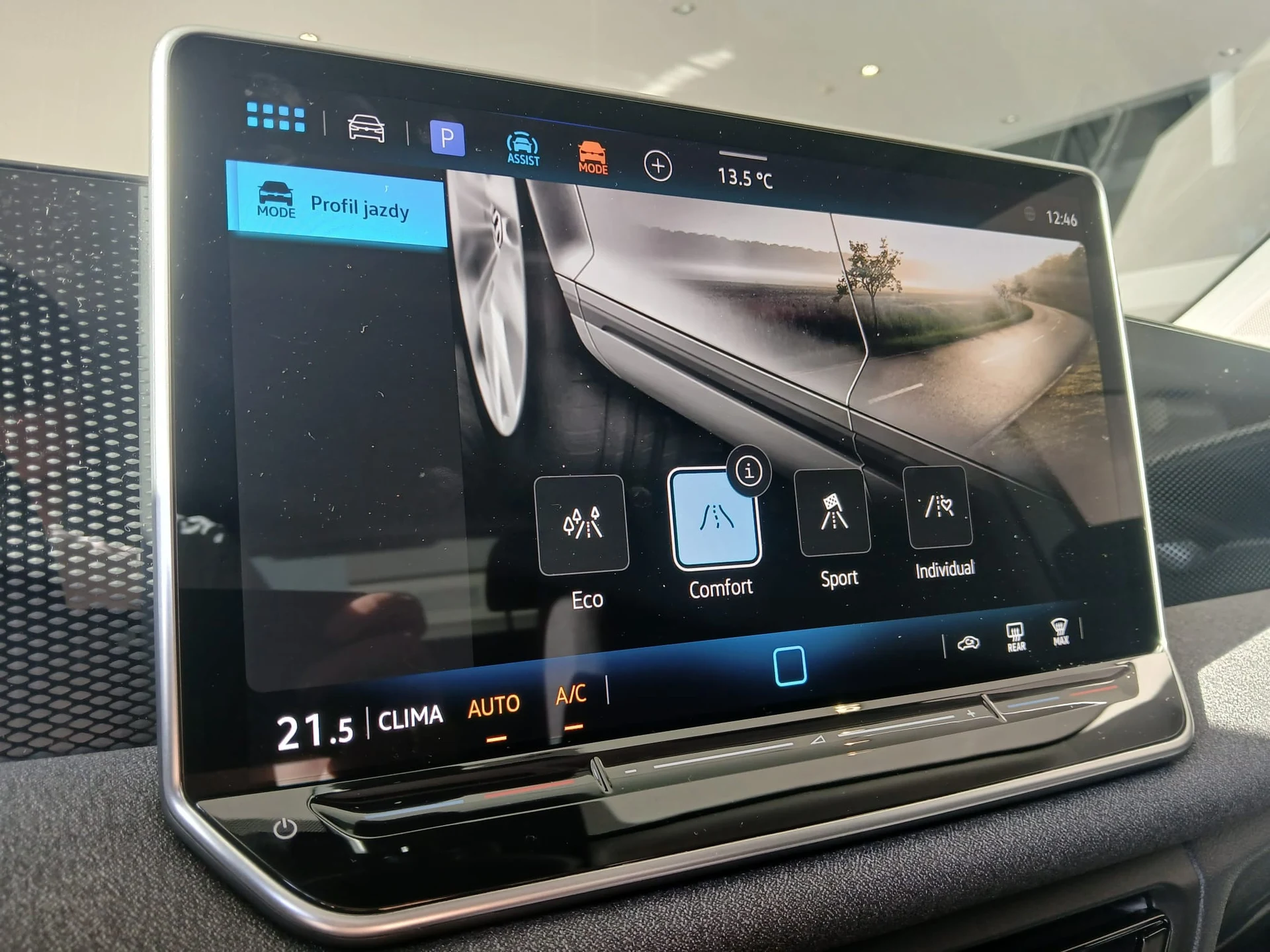 Volkswagen Tiguan 1.5 eTSI Trend DSG III (2024-) — zdjęcie 15