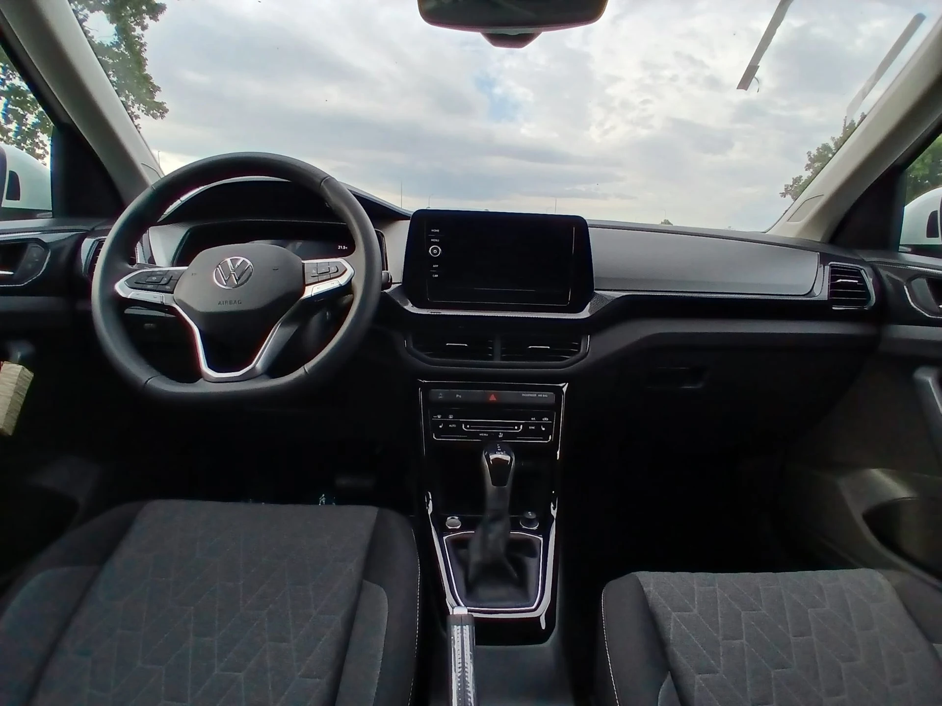 Volkswagen T-Cross 1.5 TSI ACT Life Plus DSG — zdjęcie 9