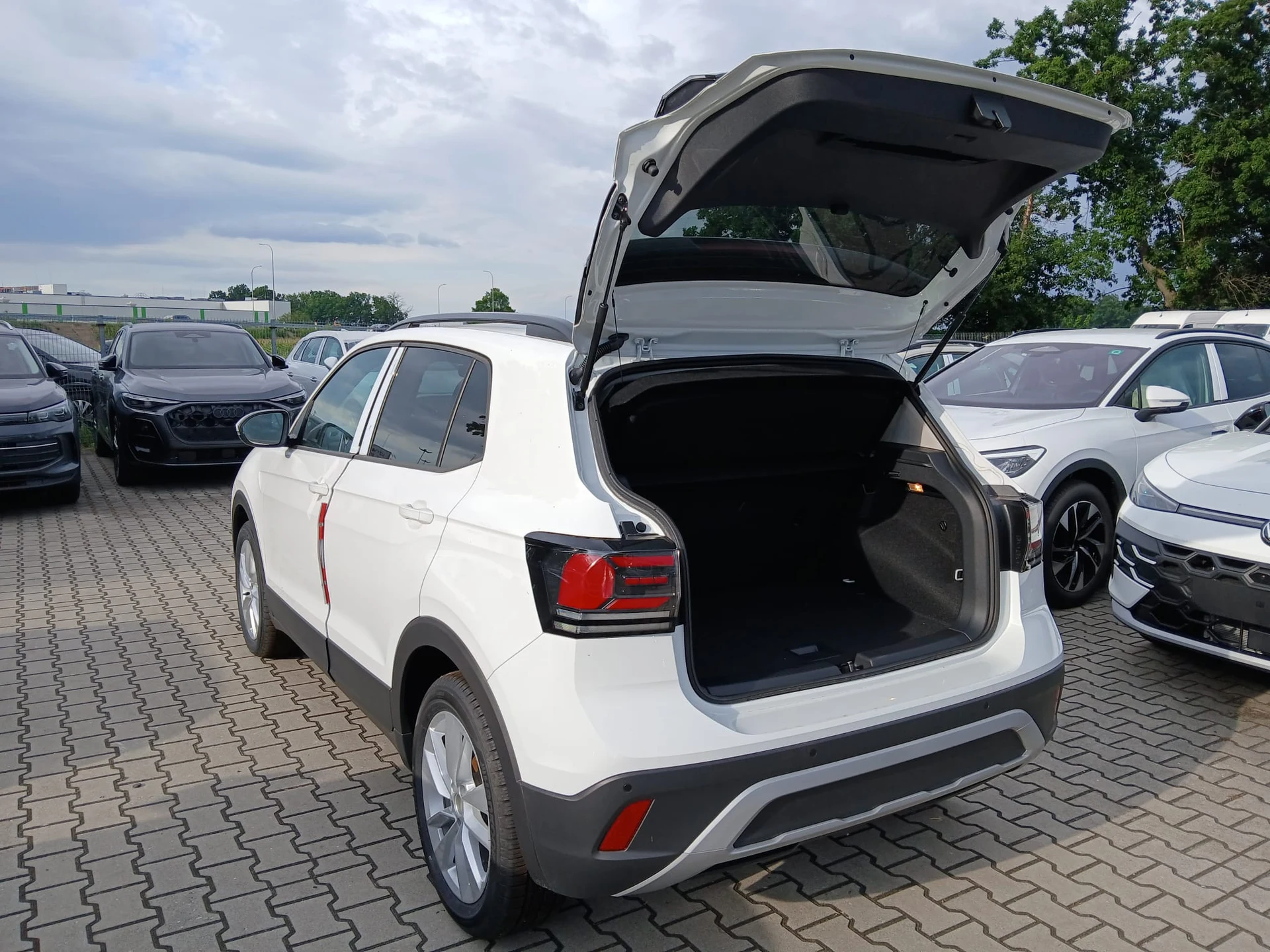 Volkswagen T-Cross 1.5 TSI ACT Life Plus DSG — zdjęcie 6