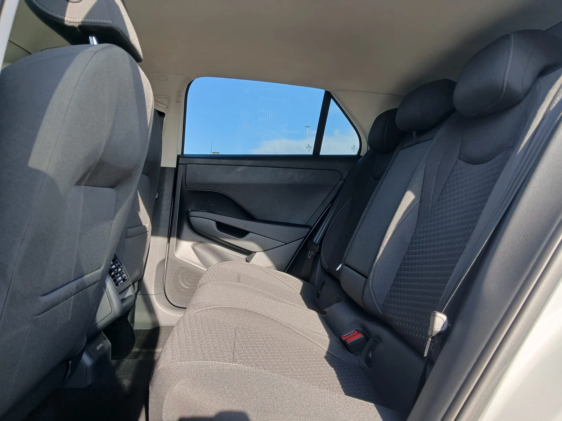 Volkswagen T-Roc 1.5 eTSI Life DSG II (2025-) — zdjęcie 7