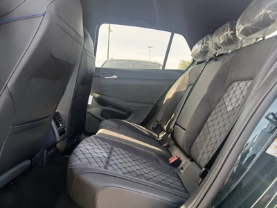 Volkswagen Golf 1.5 TSI R-Line Plus
