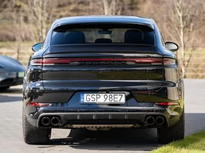 Porsche Cayenne E-Hybrid PHEV Black Edition