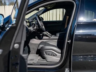 Porsche Cayenne E-Hybrid PHEV Black Edition