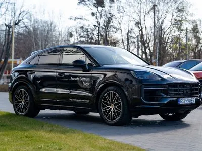 Porsche Cayenne E-Hybrid PHEV Black Edition