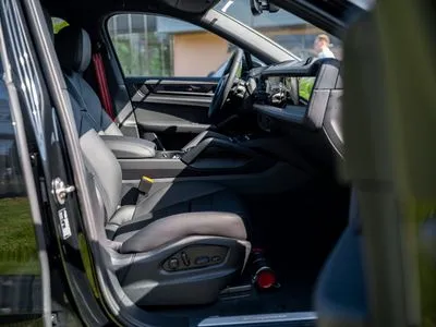 Porsche Cayenne Black Edition