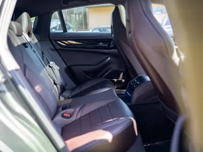 Porsche Panamera 4 E-Hybrid
