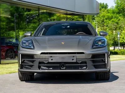 Porsche Panamera 4 E-Hybrid