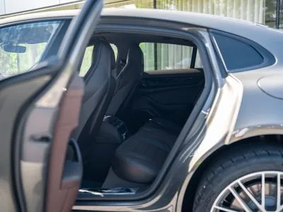 Porsche Panamera 4 E-Hybrid
