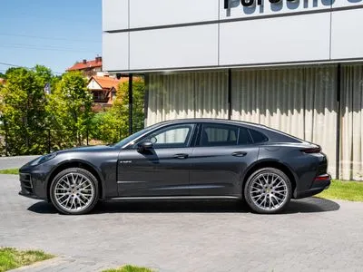 Porsche Panamera 4 E-Hybrid