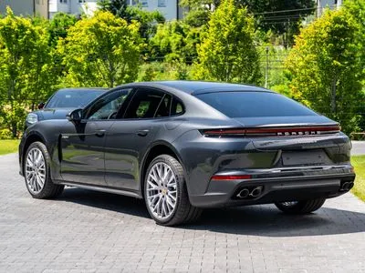 Porsche Panamera 4 E-Hybrid
