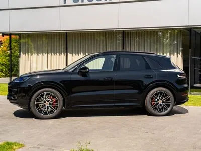 Porsche Cayenne S E-Hybrid PHEV Black Edition