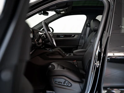 Porsche Cayenne Black Edition