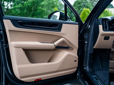 Porsche Cayenne Black Edition