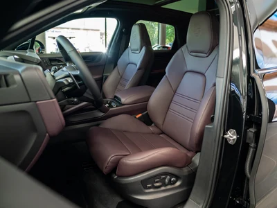 Porsche Cayenne E-Hybrid PHEV Black Edition
