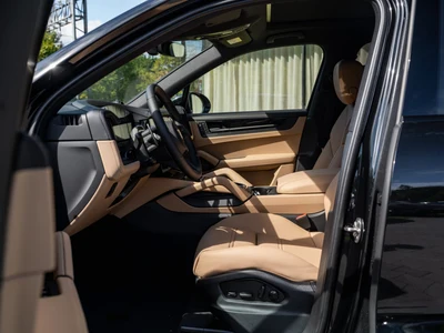 Porsche Cayenne E-Hybrid PHEV Black Edition