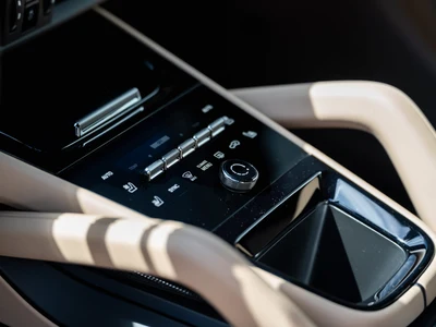 Porsche Cayenne E-Hybrid PHEV Black Edition