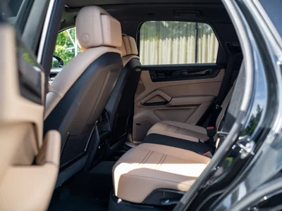 Porsche Cayenne E-Hybrid PHEV Black Edition