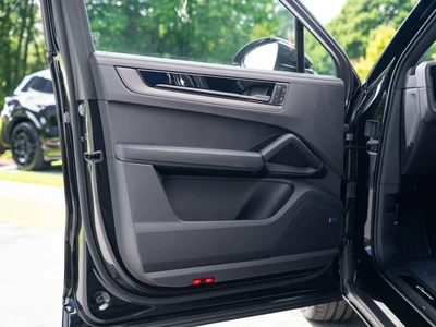 Porsche Cayenne E-Hybrid PHEV Black Edition
