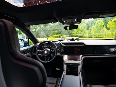 Porsche Cayenne S 113.2kWh