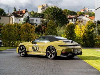 Porsche 911 Carrera T-Hybrid Spirit 70
