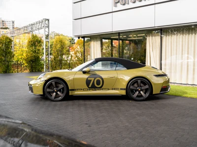Porsche 911 Carrera T-Hybrid Spirit 70