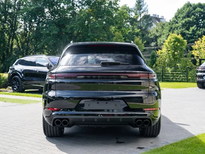 Porsche Cayenne E-Hybrid PHEV Black Edition