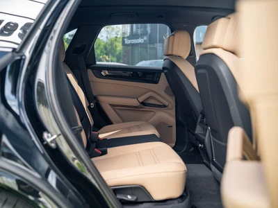 Porsche Cayenne E-Hybrid PHEV Black Edition