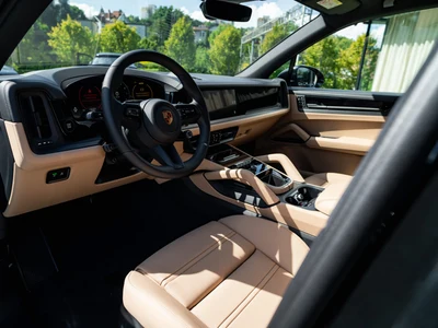 Porsche Cayenne E-Hybrid PHEV Black Edition