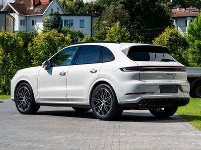 Porsche Cayenne Black Edition