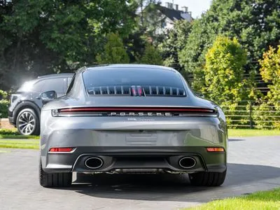 Porsche 911 Carrera