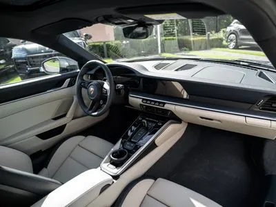Porsche 911 Carrera