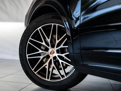 Porsche Cayenne Black Edition
