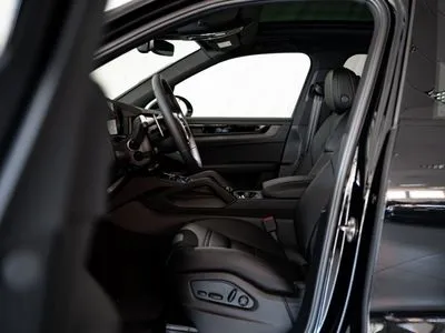 Porsche Cayenne Black Edition