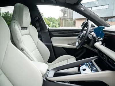 Porsche Macan Turbo 100kWh