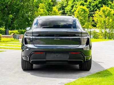 Porsche Macan Turbo 100kWh