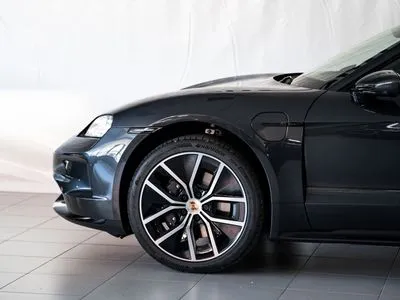 Porsche Taycan 105kWh Black Edition