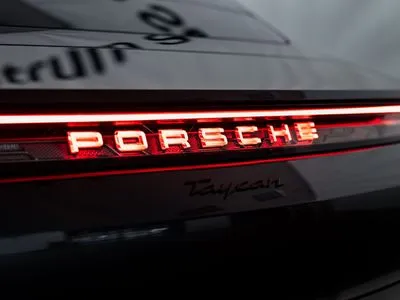 Porsche Taycan 105kWh Black Edition