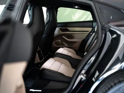 Porsche Taycan 105kWh Black Edition