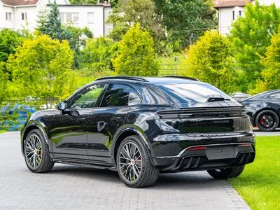 Porsche Macan GTS 100kWh