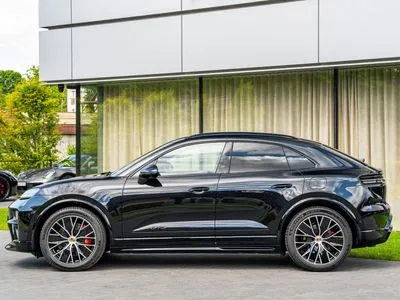 Porsche Macan GTS 100kWh