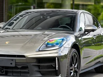Porsche Panamera 4